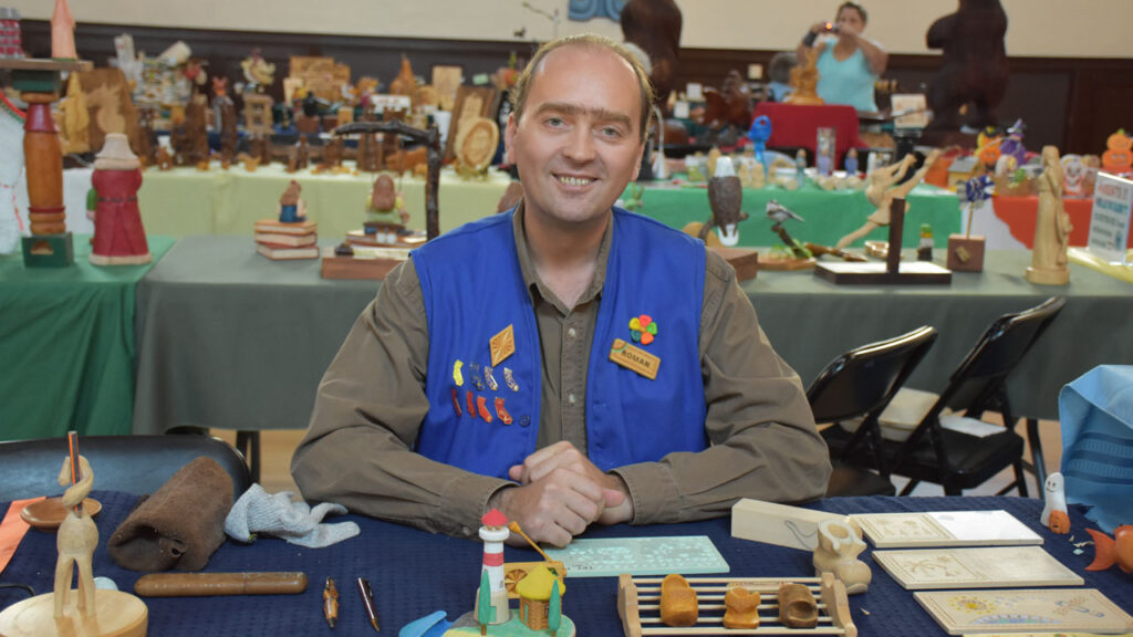 Roman is volunteering at Tri-Valley wood carving show in 2017. Talking about chip carving and whittling projects.